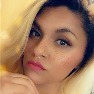 Meet your Posher, Monica